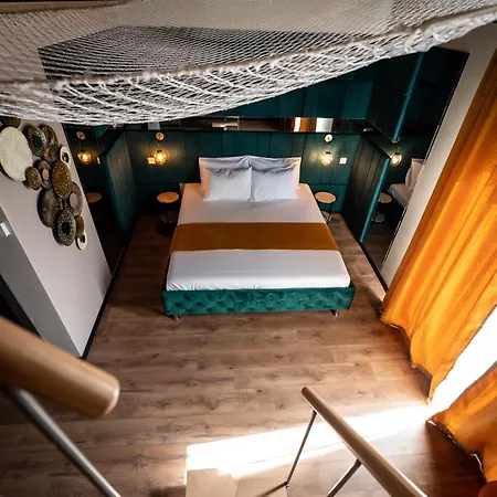 Guest house Amaze *